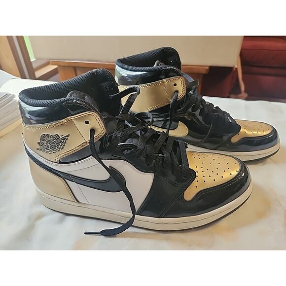 Nike Air Jordan High Top Shoe sz 10.5 2017 Gold Black White 861428-007